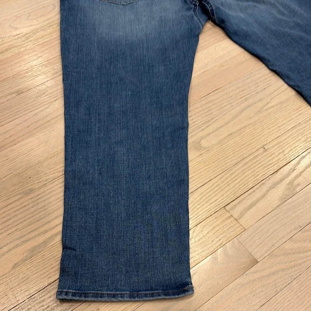 Lee Blue Relaxed Straight Fit Jeans/ Extreme Motion Tapered Leg - Picture 14 of 16